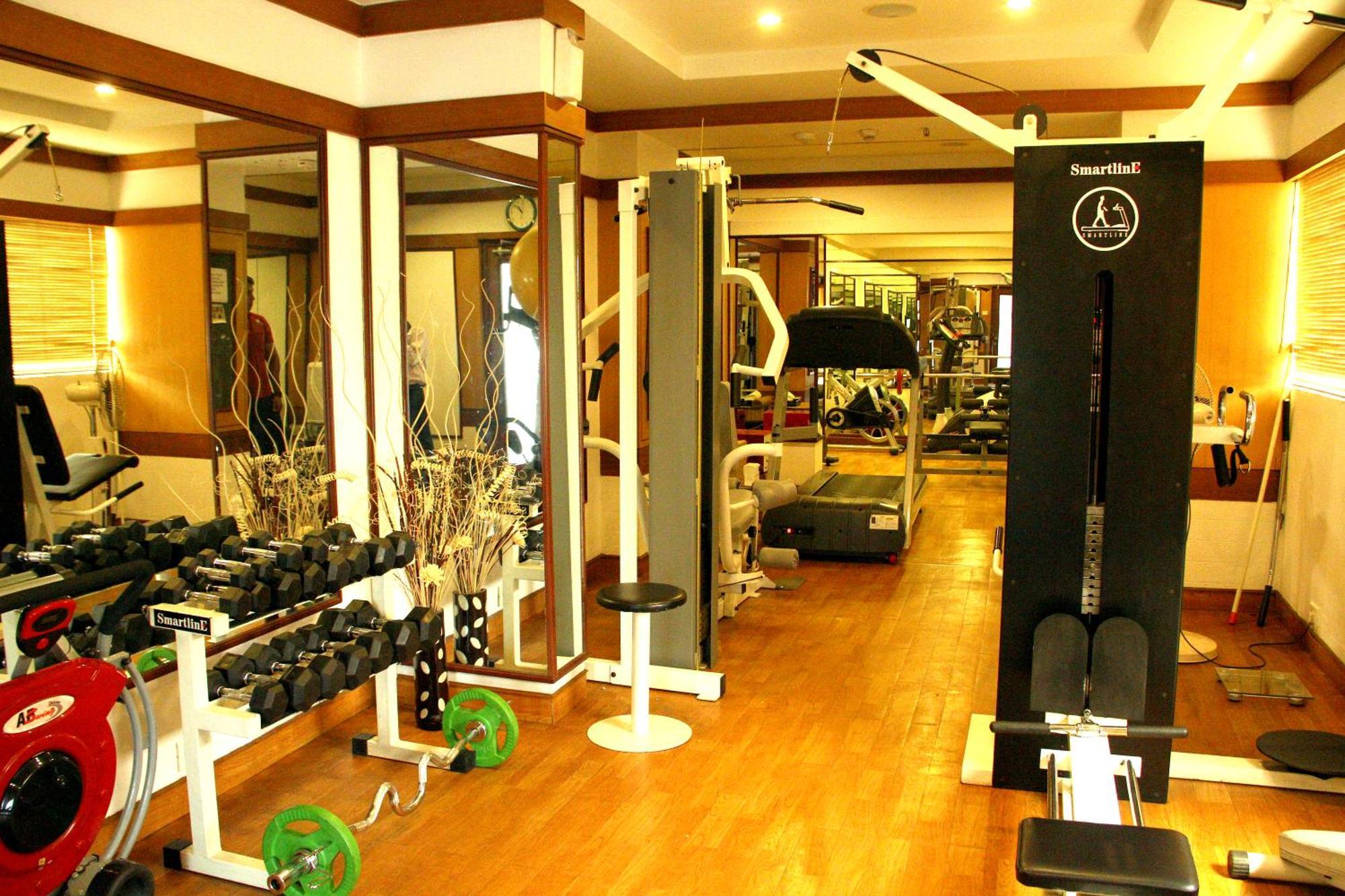 Gokulam Park Hotel Kochi Bagian luar foto