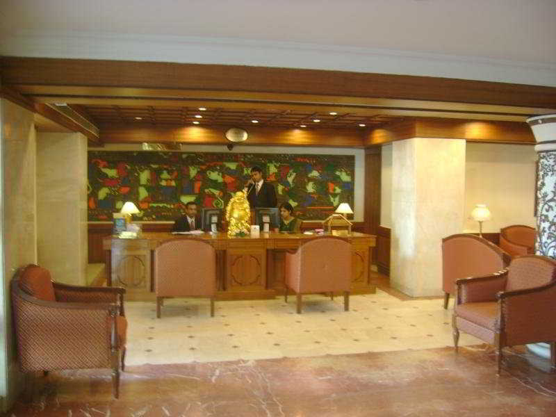Gokulam Park Hotel Kochi Bagian luar foto
